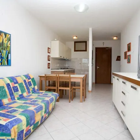 Cozy With Terrace Apartmán *